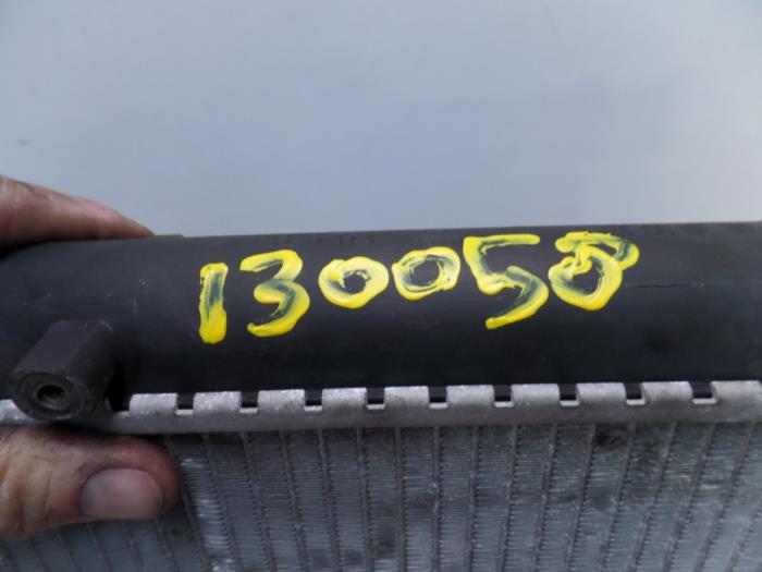 Radiator from a Volkswagen Golf III (1H1) 2.8 VR6 1992