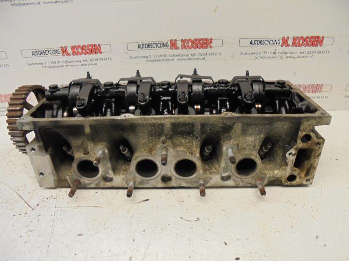 Cylinder head from a Renault Kangoo (KC) 1.4 1998