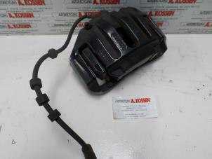 Used Front brake calliper, left BMW 6 serie (E63) M6 V10 40V Price on request offered by N Kossen Autorecycling BV