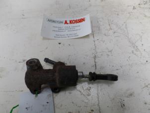 Used Clutch slave cylinder Volkswagen Transporter T4 2.5 TDI Price on request offered by N Kossen Autorecycling BV