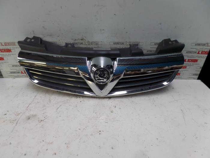 Begagnade Grill Opel Zafira (M75) 1.6 16V Pris på förfrågan erbjuds av N Kossen Autorecycling BV