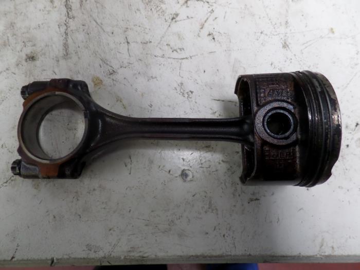 Gebrauchte Pleuelstange Daihatsu Sirion Preis auf Anfrage angeboten von N Kossen Autorecycling BV