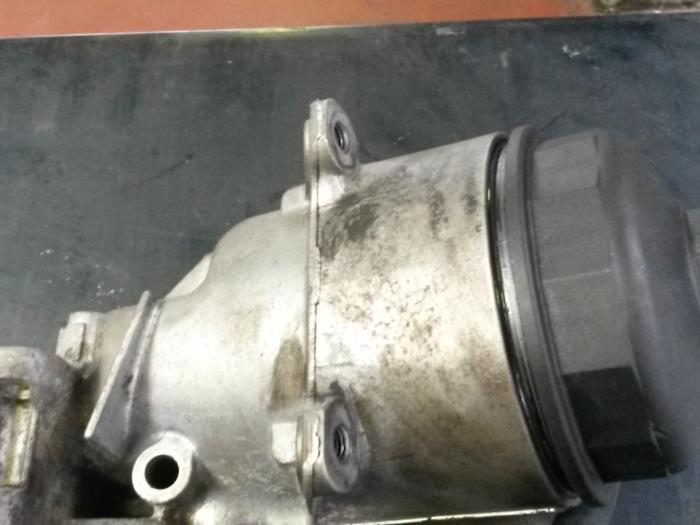 Gebrauchte Ölfiltergehäuse BMW 3 serie (E46/2) 320 Ci 24V Preis auf Anfrage angeboten von N Kossen Autorecycling BV