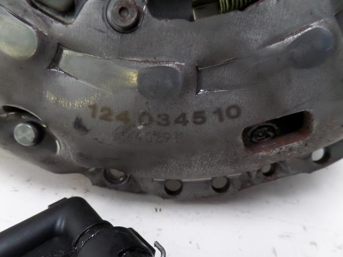 Clutch kit Volkswagen Transporter T5 2.5 TDi 324033110 AXD GWB
