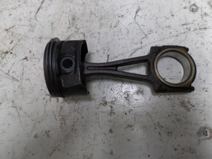 Używane Korbowód Opel Astra Cena na żądanie oferowane przez N Kossen Autorecycling BV