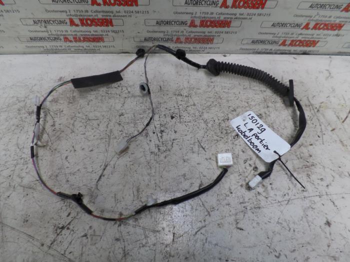 Używane Kabel (rózne) Suzuki Swift (ZA/ZC/ZD1/2/3/9) 1.3 VVT 16V Cena na żądanie oferowane przez N Kossen Autorecycling BV