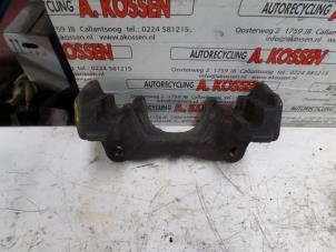 Used Front brake calliperholder, left Volkswagen Transporter T5 2.5 TDi Price on request offered by N Kossen Autorecycling BV
