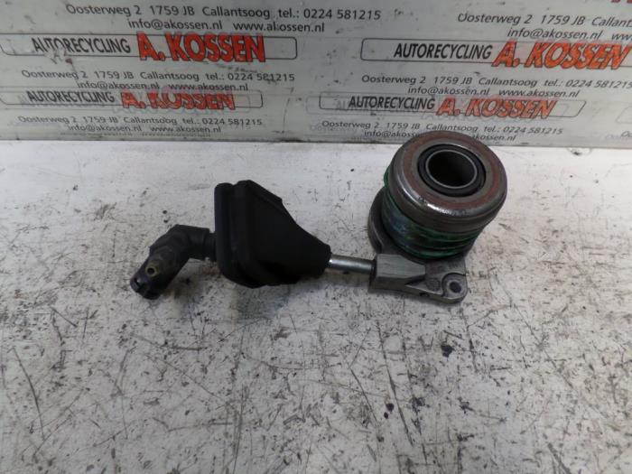 Begagnade Trycklager Volvo V70 (SW) 2.4 D5 20V Pris på förfrågan erbjuds av N Kossen Autorecycling BV