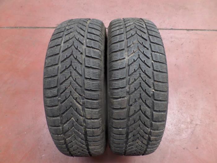 Używane Opona zimowa Cena na żądanie oferowane przez N Kossen Autorecycling BV