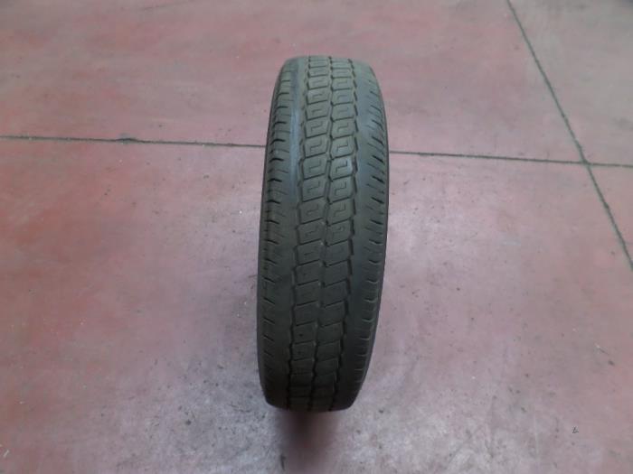 Używane Opona Cena na żądanie oferowane przez N Kossen Autorecycling BV