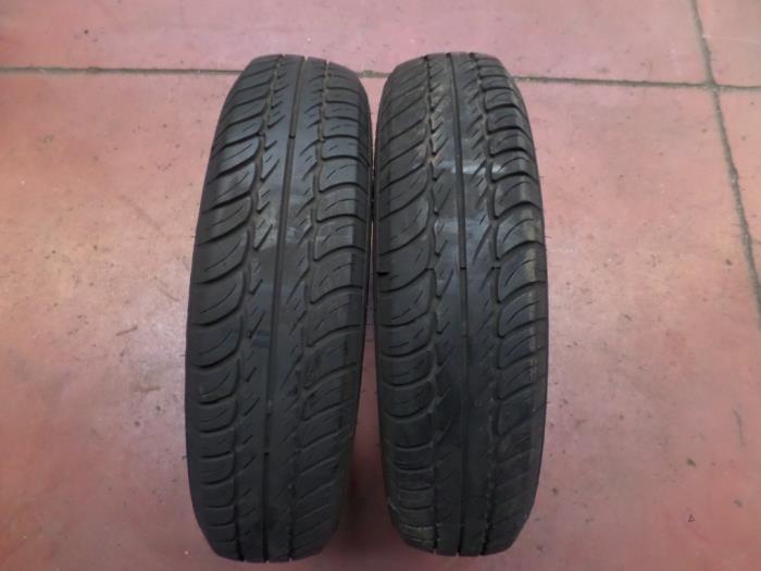 Używane Opona Cena na żądanie oferowane przez N Kossen Autorecycling BV