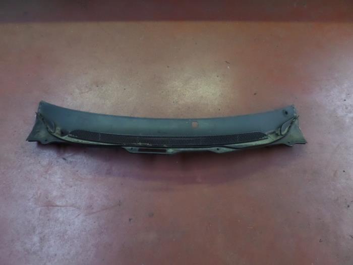 Używane Parawan Volvo V70 (SW) 2.4 D5 20V Cena na żądanie oferowane przez N Kossen Autorecycling BV