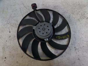 Used Cooling fans Chrysler Voyager/Grand Voyager (RG) 2.8 CRD 16V Autom. Price on request offered by N Kossen Autorecycling BV