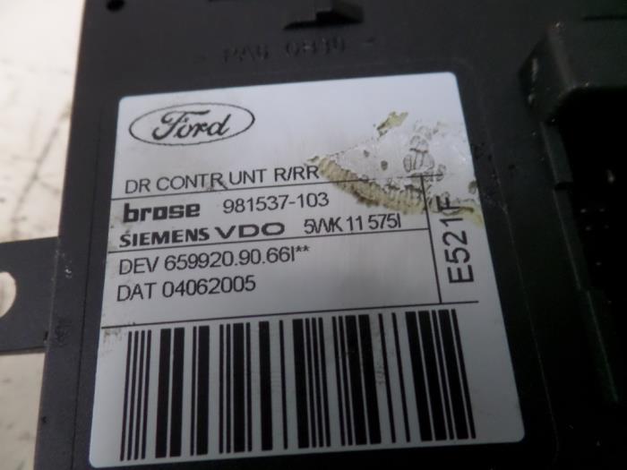Używane Modul Comfort Ford Focus 2 1.6 TDCi 16V 110 Cena na żądanie oferowane przez N Kossen Autorecycling BV