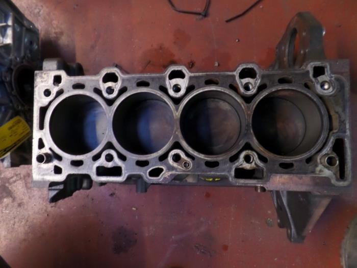 Usagé Piston Opel Astra Prix sur demande proposé par N Kossen Autorecycling BV
