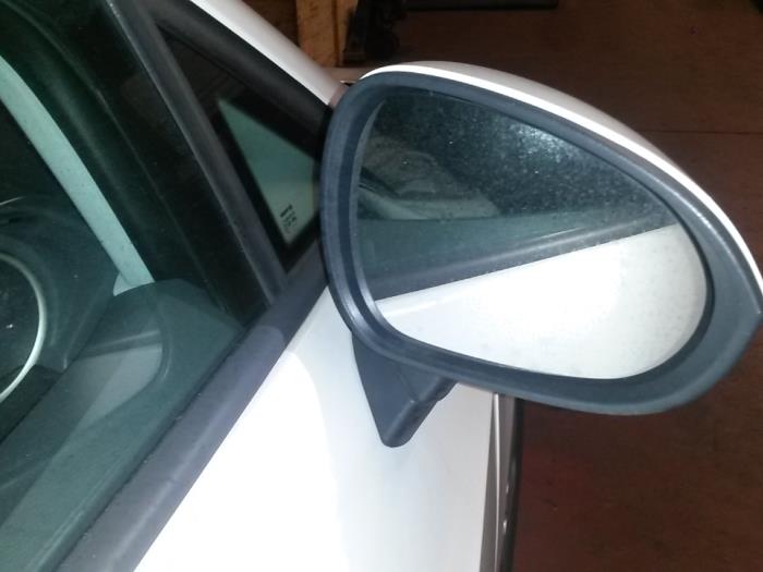Wing mirror, right from a Seat Ibiza IV (6J5) 1.2 TDI Ecomotive 2010