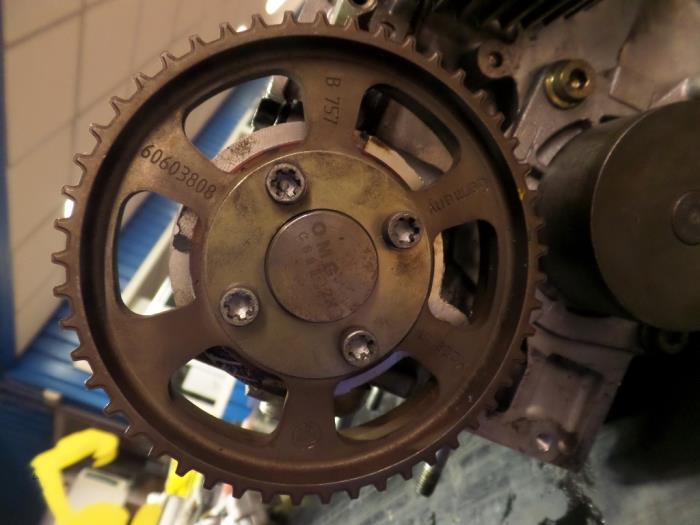 Begagnade Kamaxeldrev Fiat Stilo Pris på förfrågan erbjuds av N Kossen Autorecycling BV