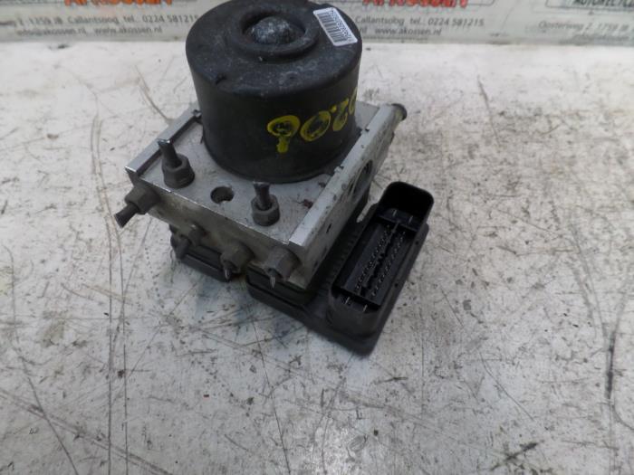 Begagnade ABS-pump Opel Agila (A) 1.0 12V Twin Port Pris på förfrågan erbjuds av N Kossen Autorecycling BV