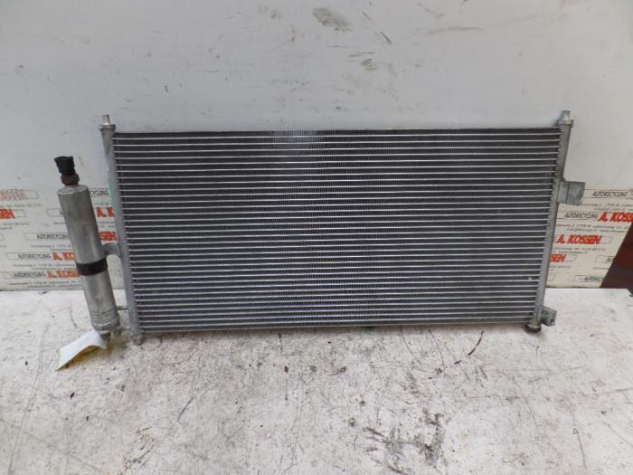 Klimaanlage Kühler van een Nissan Almera Tino (V10M) 2.2 Di 16V 2002