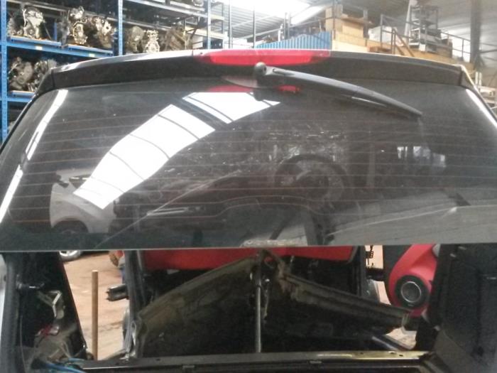 Używane Spojler Smart Fortwo Coupé (451.3) 1.0 45 KW Cena na żądanie oferowane przez N Kossen Autorecycling BV