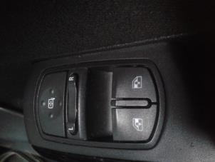Used Electric window switch Opel Corsa C (F08/68) 1.2 16V Twin Port Price on request offered by N Kossen Autorecycling BV