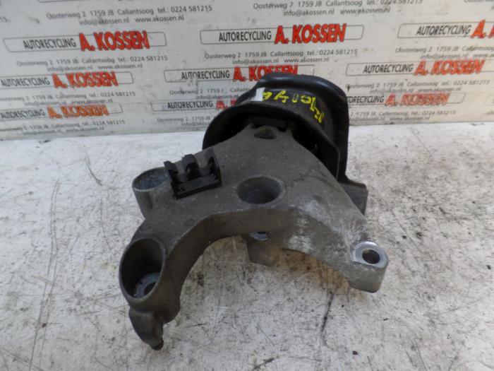 Used Engine mount Renault Kangoo Express (FW) 1.5 dCi 85 Price on request offered by N Kossen Autorecycling BV