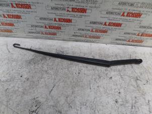 Used Front wiper arm BMW 3 serie (E46/2) 320 Ci 24V Price on request offered by N Kossen Autorecycling BV