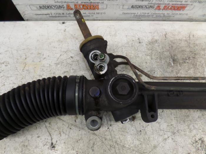 Power steering box from a Land Rover Discovery III (LAA/TAA) 2.7 TD V6 2006