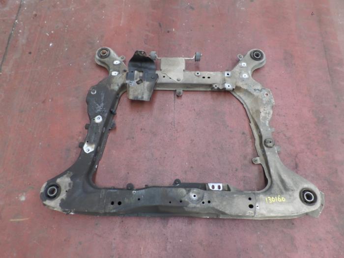 Begagnade Underram Volvo V70 (SW) 2.4 T5 20V Pris på förfrågan erbjuds av N Kossen Autorecycling BV