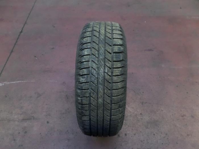 Używane Opona zimowa Cena na żądanie oferowane przez N Kossen Autorecycling BV