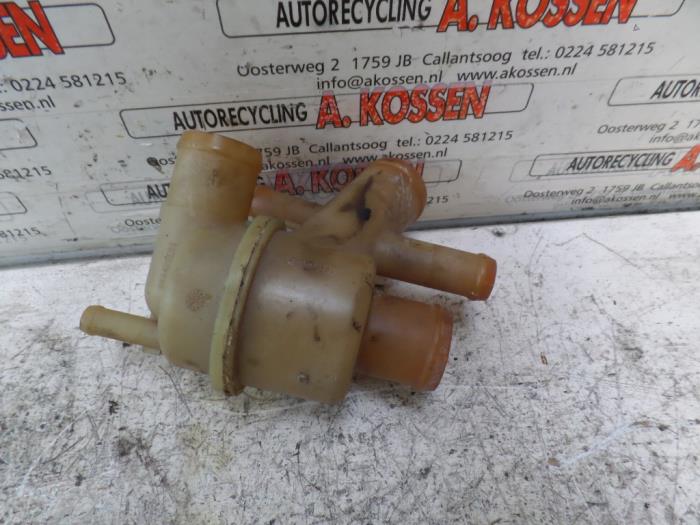 Gebrauchte Thermostatgehäuse Landrover Discovery III (LAA/TAA) 2.7 TD V6 Preis auf Anfrage angeboten von N Kossen Autorecycling BV