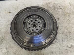 Used Dual mass flywheel Landrover Discovery III (LAA/TAA) 2.7 TD V6 Price on request offered by N Kossen Autorecycling BV