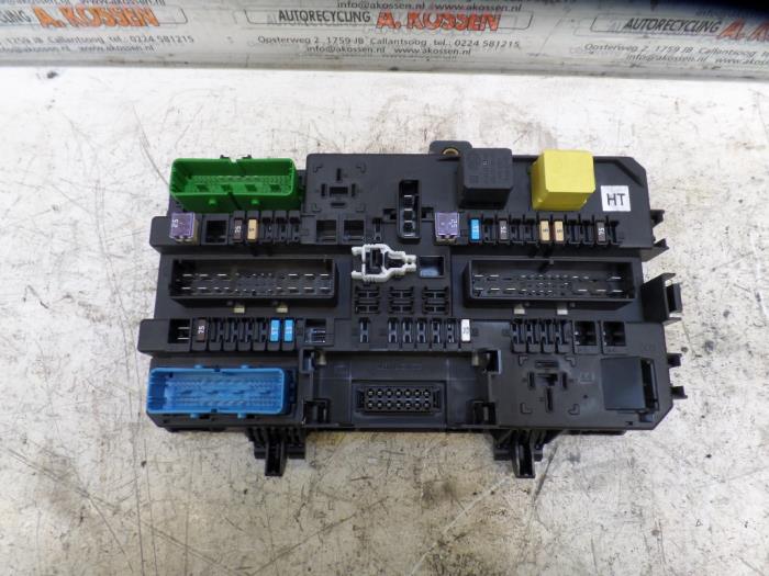 Fuse box Opel Astra H SW 1.3 CDTI 16V Ecotec - 13222173HT HELLA