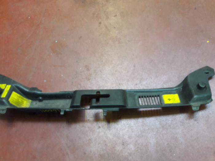Begagnade Front Volvo V50 (MW) 1.6 D 16V Pris på förfrågan erbjuds av N Kossen Autorecycling BV
