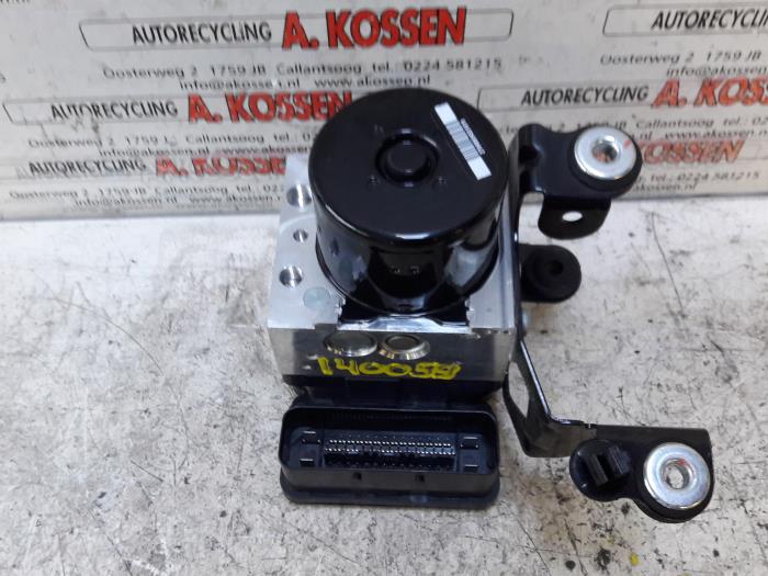 Usagé Bloc ABS Volvo XC60 I (DZ) 3.2 24V AWD Prix sur demande proposé par N Kossen Autorecycling BV