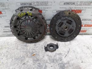 Used Clutch kit (complete) Volkswagen Lupo (6X1) 1.4 16V 75 Price on request offered by N Kossen Autorecycling BV