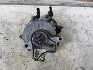 Used Brake servo vacuum pump Landrover Discovery Price on request offered by N Kossen Autorecycling BV