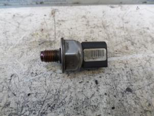 Used Fuel pressure sensor Landrover Discovery Price on request offered by N Kossen Autorecycling BV