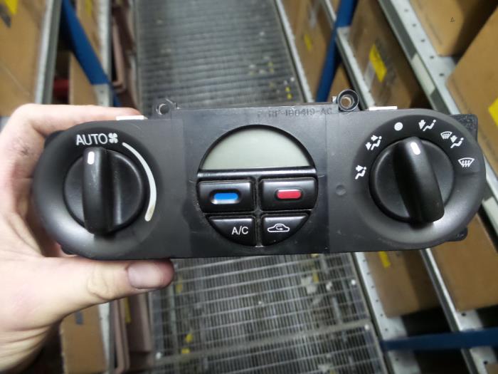 Używane Panel climatronic Ford Mondeo II Wagon 2.0i 16V E2/96 EEC Cena na żądanie oferowane przez N Kossen Autorecycling BV