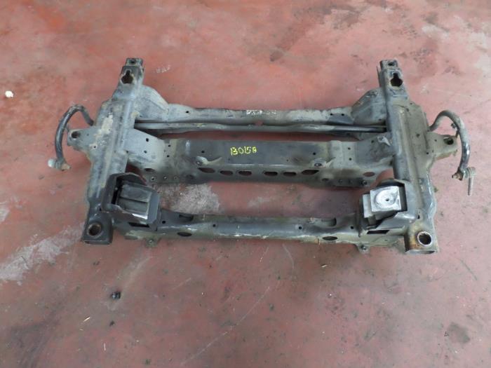 Used Subframe Volkswagen Crafter 2.5 TDI 30/32/35/46/50 Price on request offered by N Kossen Autorecycling BV