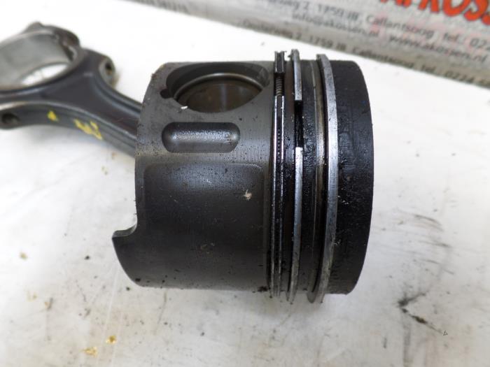 Used Piston Mercedes E (W211) 2.2 E-220 CDI 16V Price on request offered by N Kossen Autorecycling BV