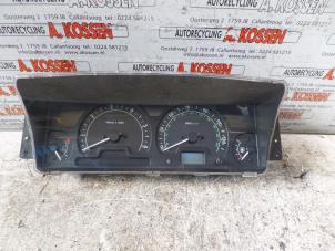 Used Instrument panel Landrover Discovery II 2.5 Td5 Price on request offered by N Kossen Autorecycling BV