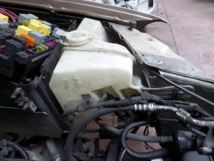Używane Pompa spryskiwacza przód Mercedes ML I (163) 3.2 320 V6 18V Cena na żądanie oferowane przez N Kossen Autorecycling BV