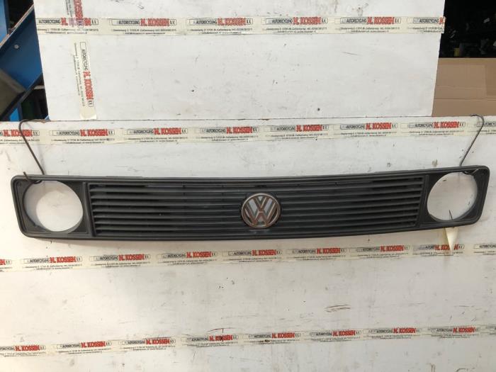 Używane Grill Volkswagen Transporter T3 1.9 Syncro Cena na żądanie oferowane przez N Kossen Autorecycling BV