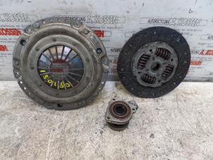 Used Clutch kit (complete) Opel Zafira (F75) 2.2 16V Price on request offered by N Kossen Autorecycling BV