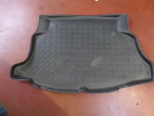 Used Boot mat Nissan Almera Tino Price on request offered by N Kossen Autorecycling BV