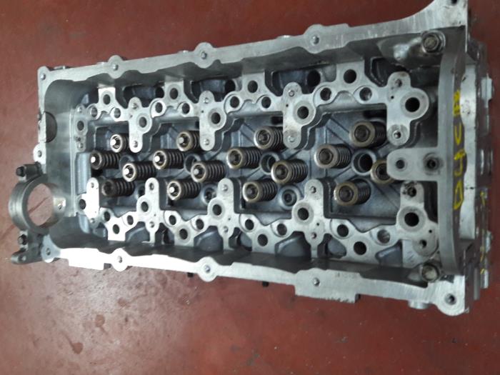 Begagnade Topplock Kia Sorento Pris på förfrågan erbjuds av N Kossen Autorecycling BV