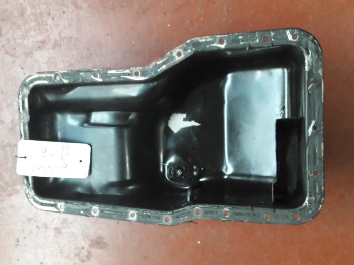 Usagé Couvercle carter Kia Sorento I (JC) 2.5 CRDi 16V VGT Prix sur demande proposé par N Kossen Autorecycling BV