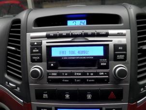 Używane Radioodtwarzacz CD Hyundai Santafe Cena na żądanie oferowane przez N Kossen Autorecycling BV