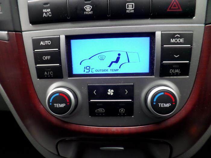 Begagnade Klimatpanel Hyundai Santafe Pris på förfrågan erbjuds av N Kossen Autorecycling BV